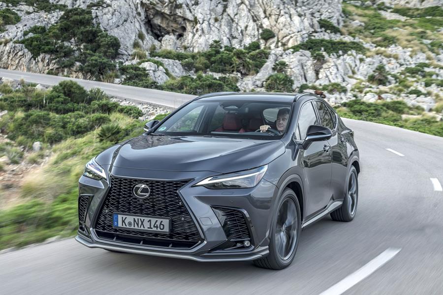 Rijtest Lexus NX 450h+: Fullhybridespecialist tot het stopcontact gedwongen