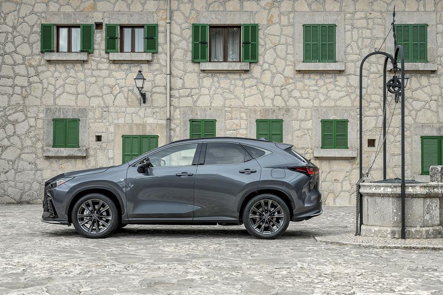 Rijtest Lexus NX 450h+: Fullhybridespecialist tot het stopcontact gedwongen